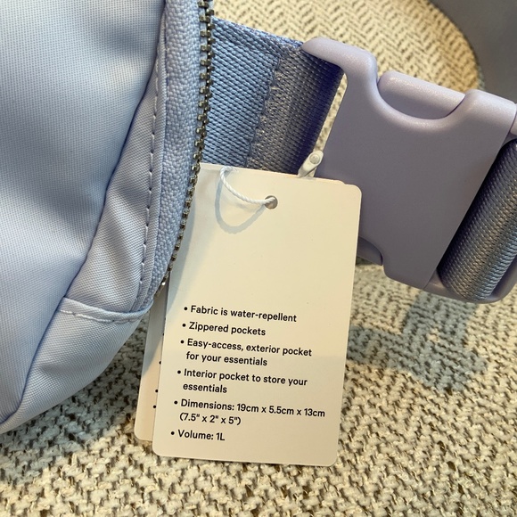NWT PASTEL BLUE Lululemon Everywhere Belt Bag with Metal Hardware Zipper - Picture 9 of 11